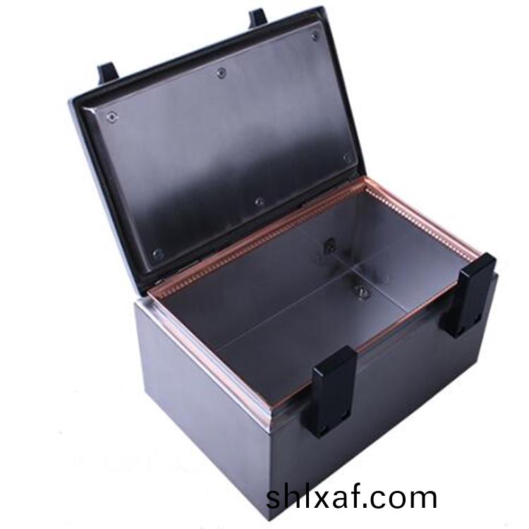 通訊行(xing)業(ye)客(ke)戶分(fen)亯(xiang)案例(li)-機(ji)箱機櫃(gui)專用(yong)簧(huang)片